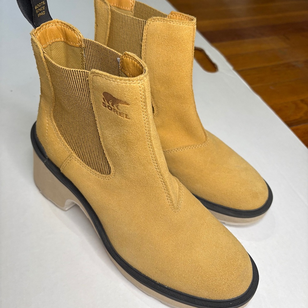 Sorel Hi-line Chelsea waterproof boot
